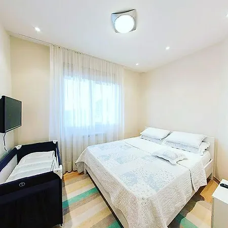 Stefy Apartment *